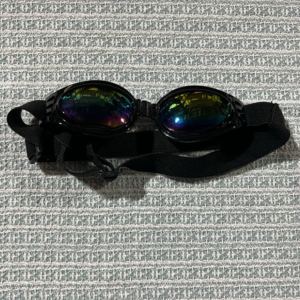 Dog sunglasses/ googles